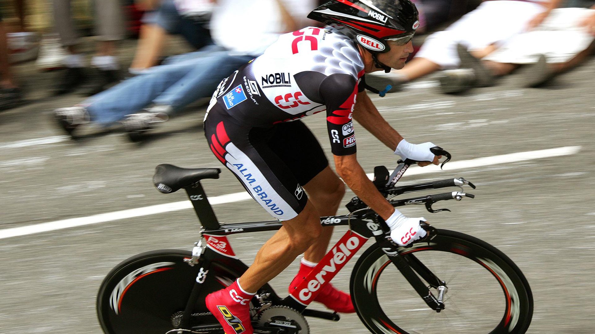 巴西男足在预选赛中遭遇阿根廷绝杀，巴西阿根廷足球比赛